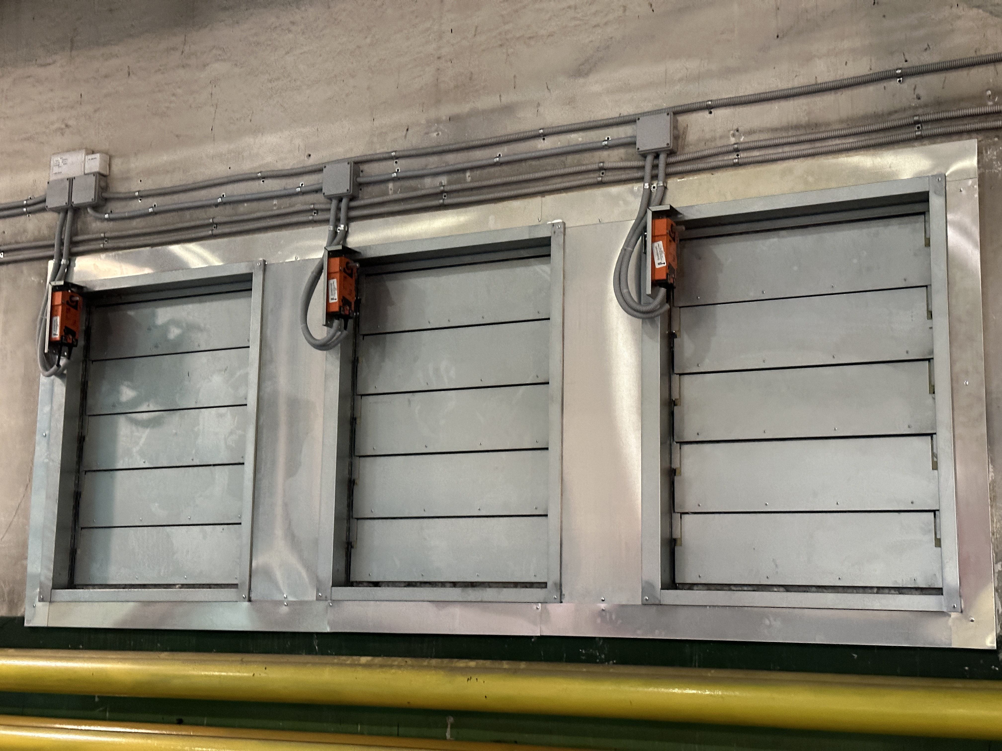 Противопожарные клапаны для компенсации дымоудаления на современном производстве Нижнего Новгорода